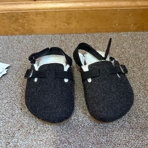 GAP Black Kids Slippers with Cream Lining